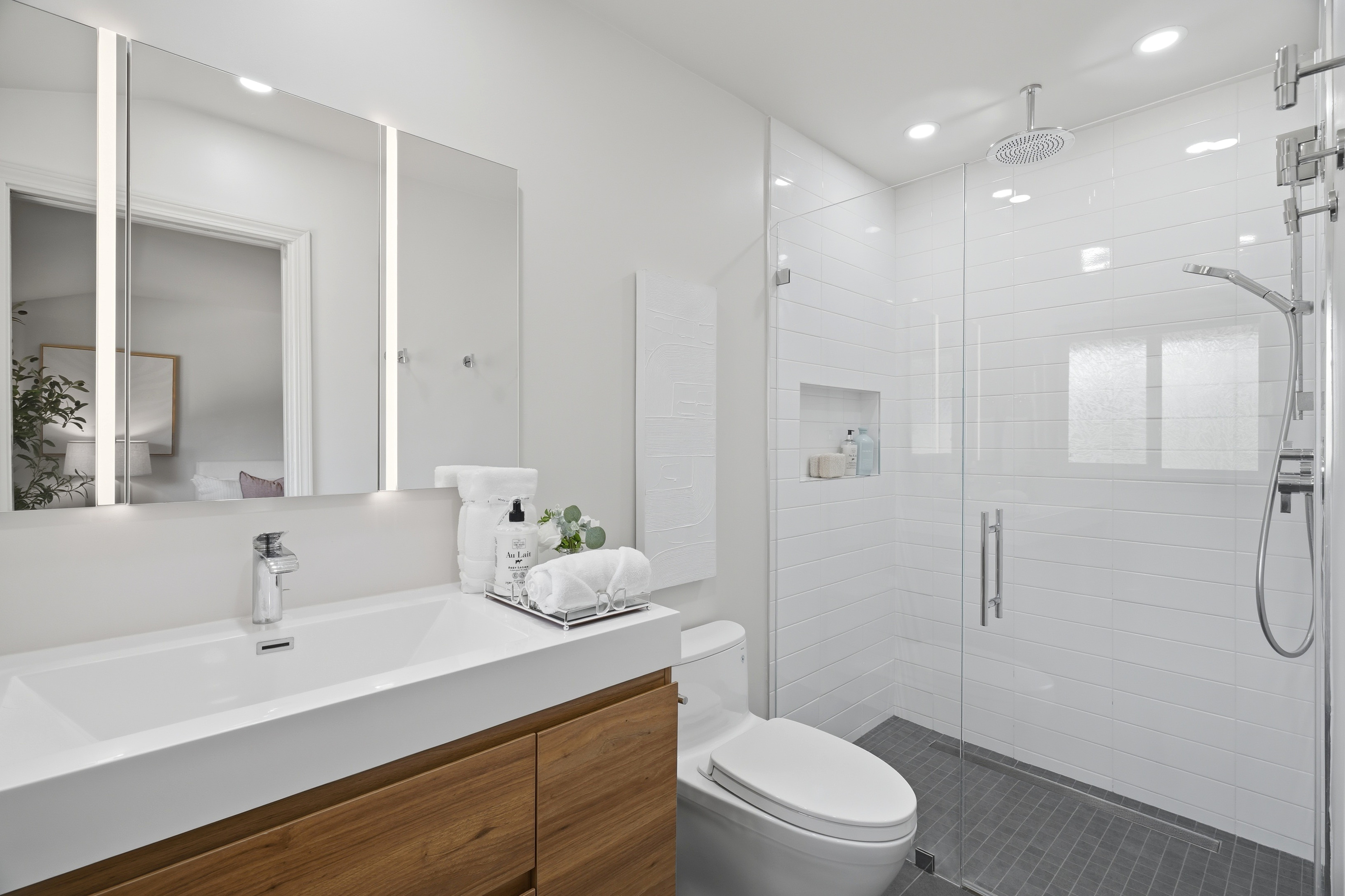  Private, Stylishly Updated Home in Prime Cambrian Location - 物件實景