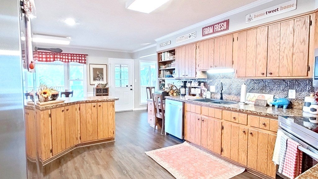 Bainbridge, Georgia, 39817, United States, 4 Bedrooms Bedrooms, ,4 BathroomsBathrooms,Residential,For Sale,1988533