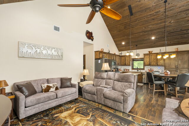 Kerrville, Texas, 78028, United States, 3 Bedrooms Bedrooms, ,3 BathroomsBathrooms,Residential,For Sale,1685103