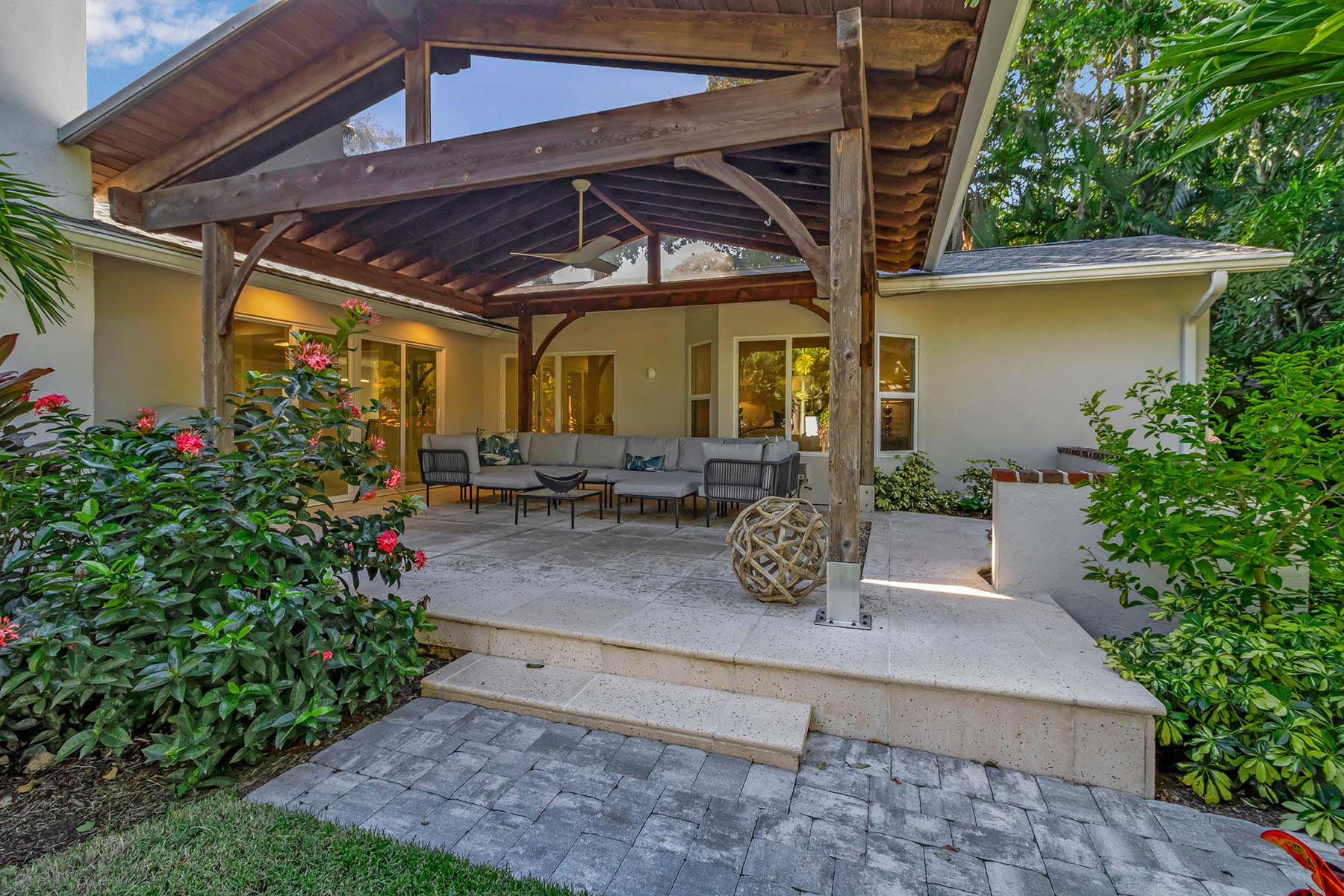  JOHNSON ESTATES - 物件實景