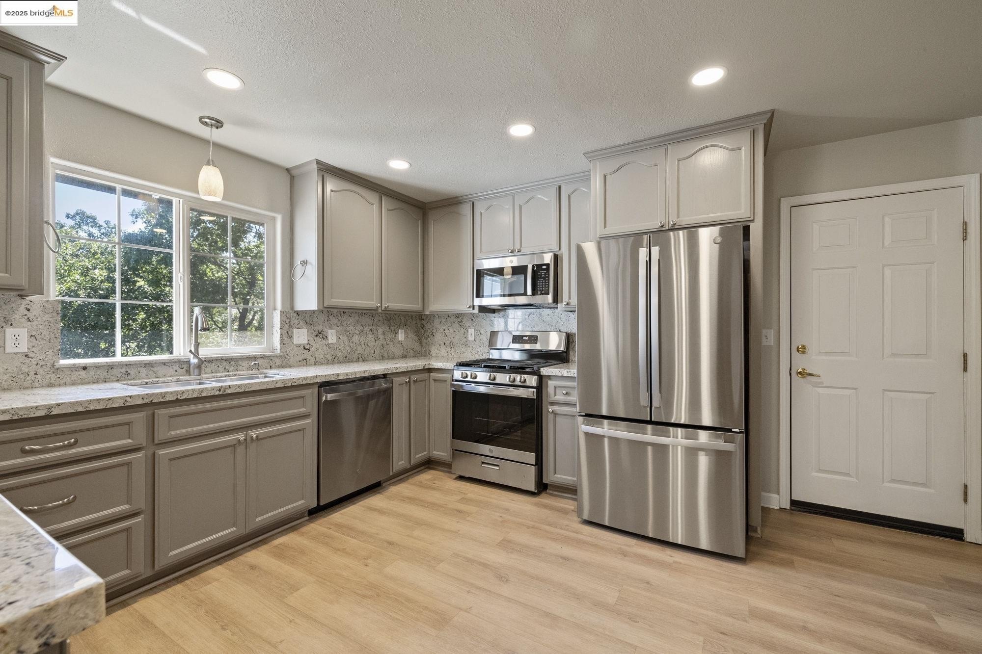 Sonora, California, 95370, United States, 3 Bedrooms Bedrooms, ,2 BathroomsBathrooms,Residential,For Sale,1916057