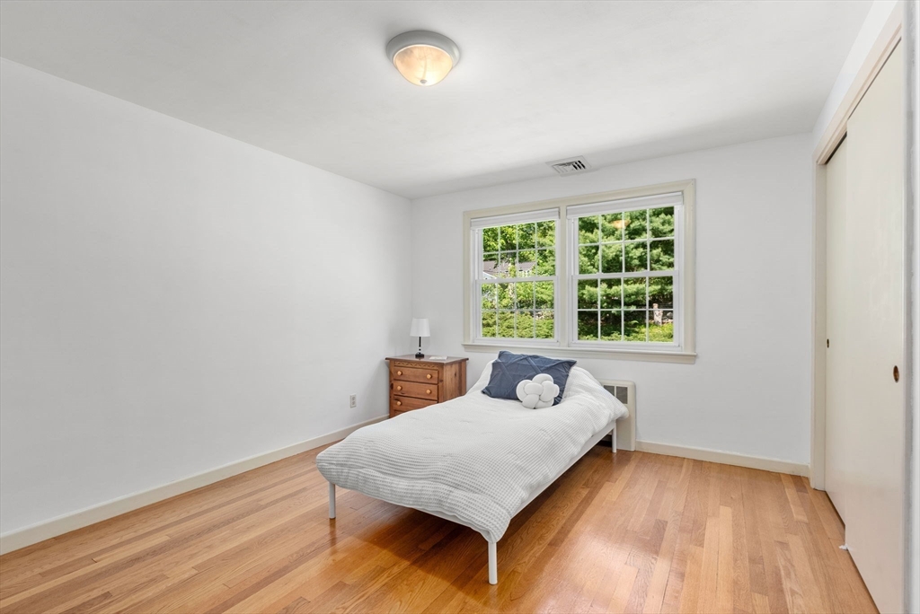 Weston, Massachusetts, 02493, United States, 4 Bedrooms Bedrooms, ,3 BathroomsBathrooms,Residential,For Sale,1838701