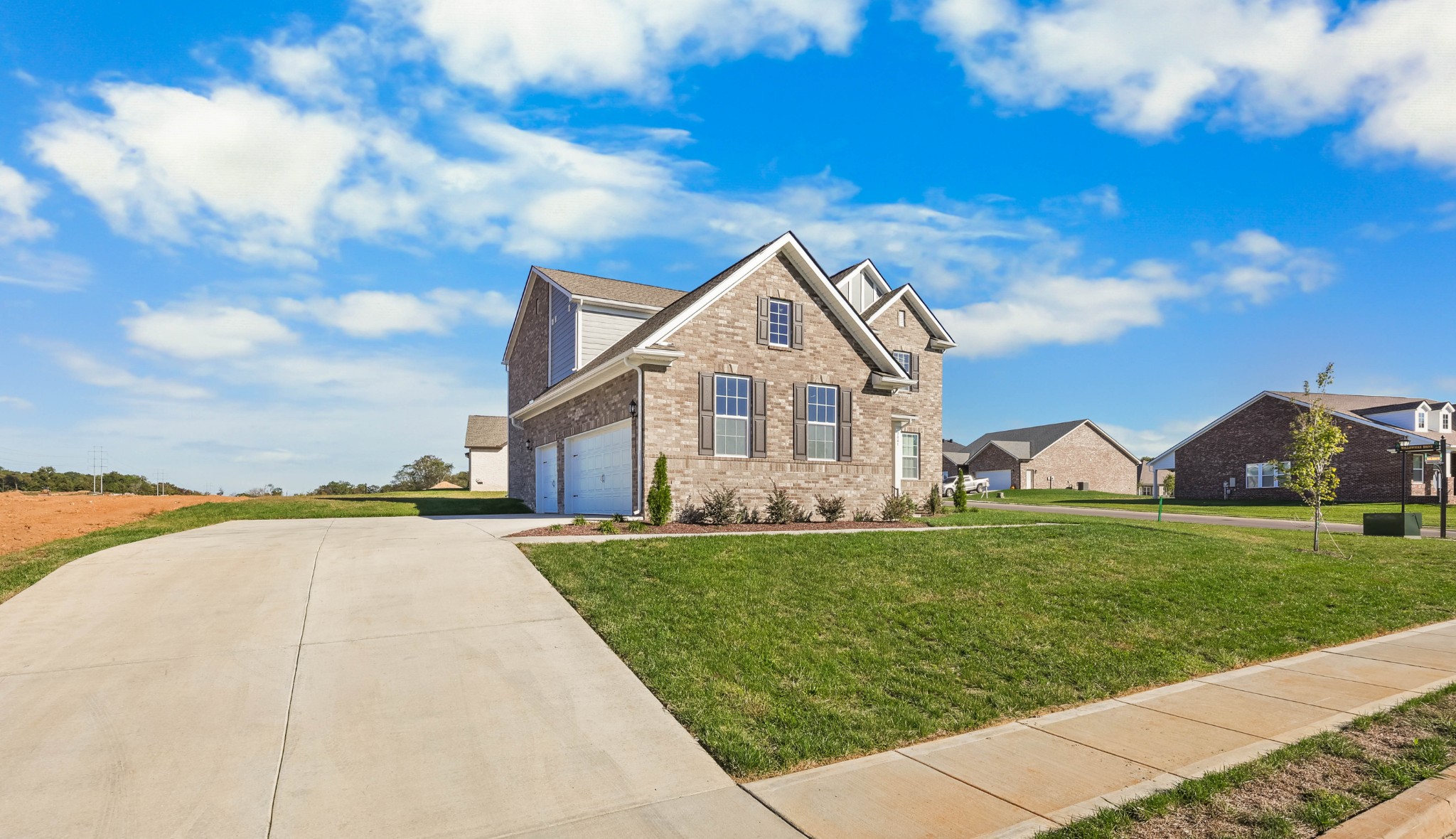 Clarksville, Tennessee, 37043, United States, 5 Bedrooms Bedrooms, ,5 BathroomsBathrooms,Residential,For Sale,1976524