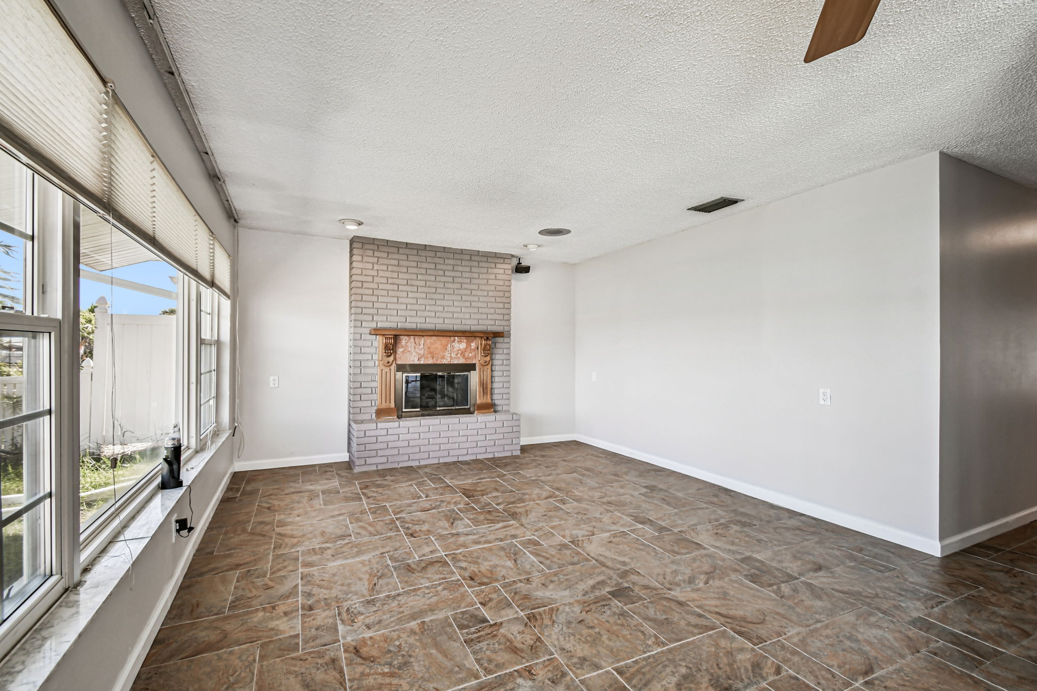 Madeira Beach, Florida, 33708, United States, 4 Bedrooms Bedrooms, ,2 BathroomsBathrooms,Residential,For Sale,2005483