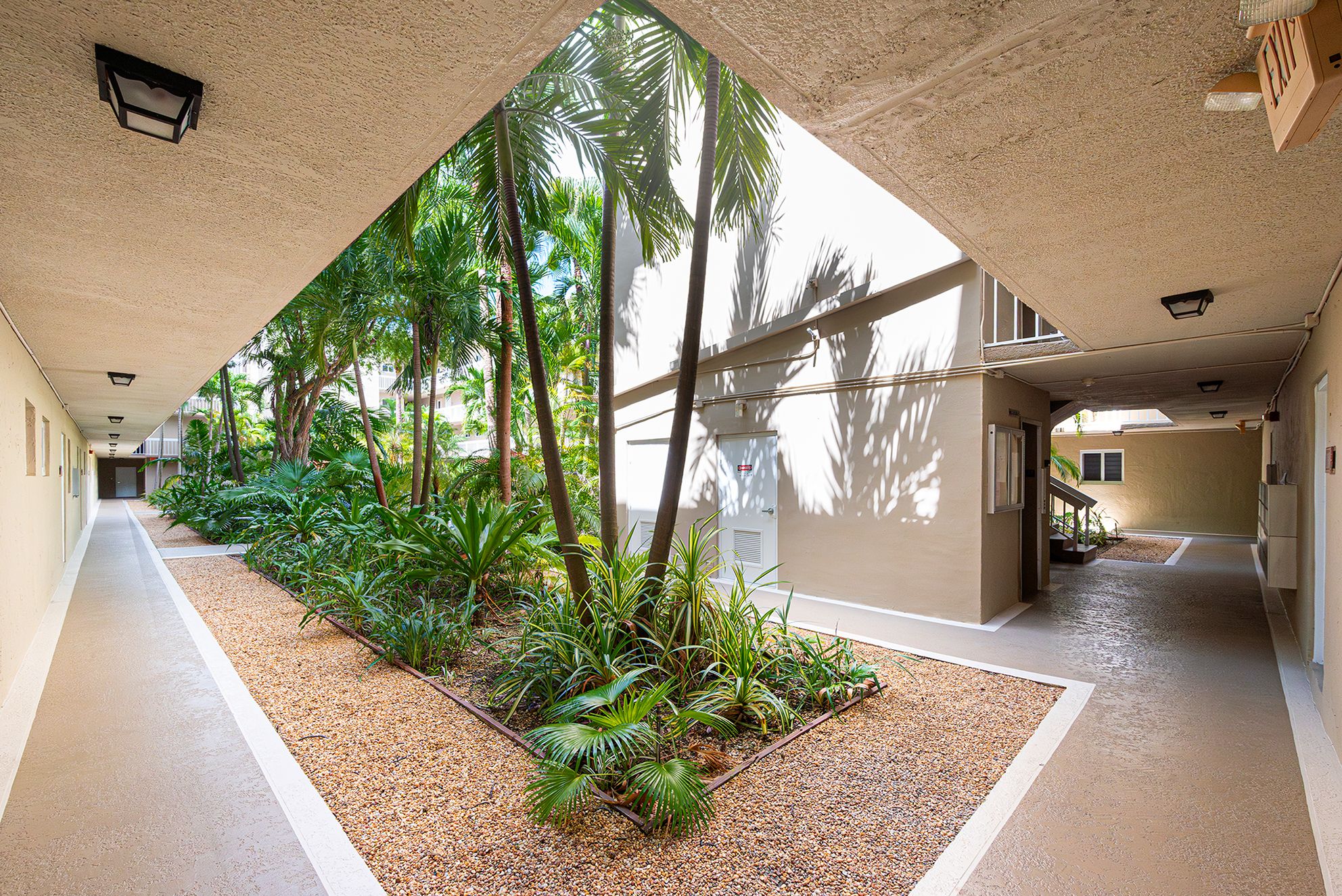  7845 Camino Real, Miami, FL, 33143 - 物件實景