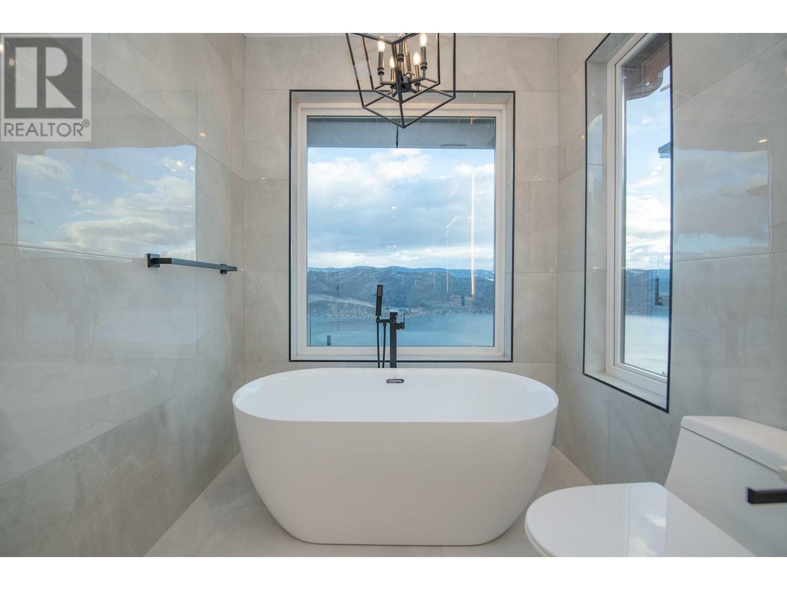 VERNON, British Columbia, V1H 2K9, CA, 4 Bedrooms Bedrooms, ,4 BathroomsBathrooms,Residential,For Sale,1838504