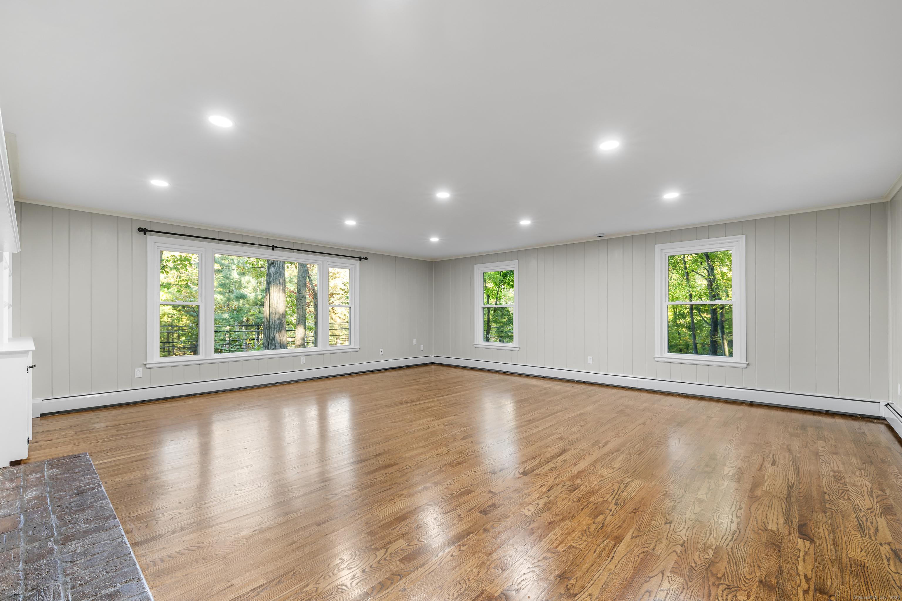 Bloomfield, Connecticut, 06002, United States, 4 Bedrooms Bedrooms, ,3 BathroomsBathrooms,Residential,For Sale,1978351