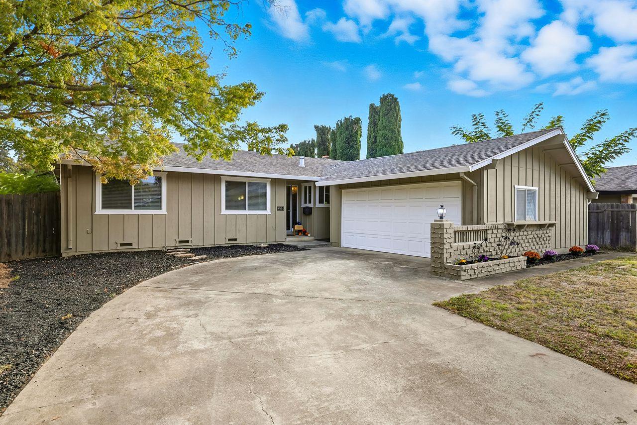 Sacramento, California, 95826, United States, 3 Bedrooms Bedrooms, ,2 BathroomsBathrooms,Residential,For Sale,1968720