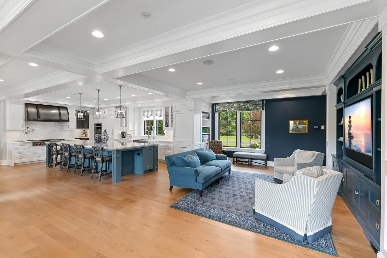 Orono, Minnesota, 55391, United States, 6 Bedrooms Bedrooms, ,7 BathroomsBathrooms,Residential,For Sale,1934197