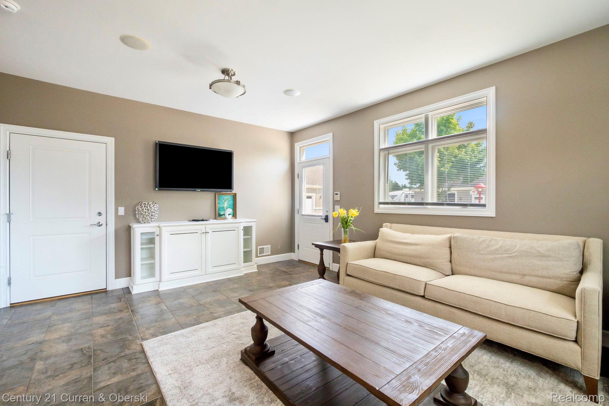 South Lyon, Michigan, 48178, United States, 6 Bedrooms Bedrooms, ,8 BathroomsBathrooms,Residential,For Sale,1976277