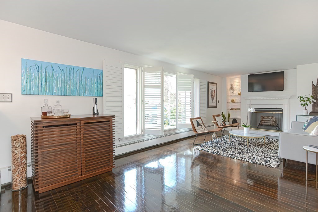 Dedham, Massachusetts, 02026, United States, 3 Bedrooms Bedrooms, ,2 BathroomsBathrooms,Residential,For Sale,1945023