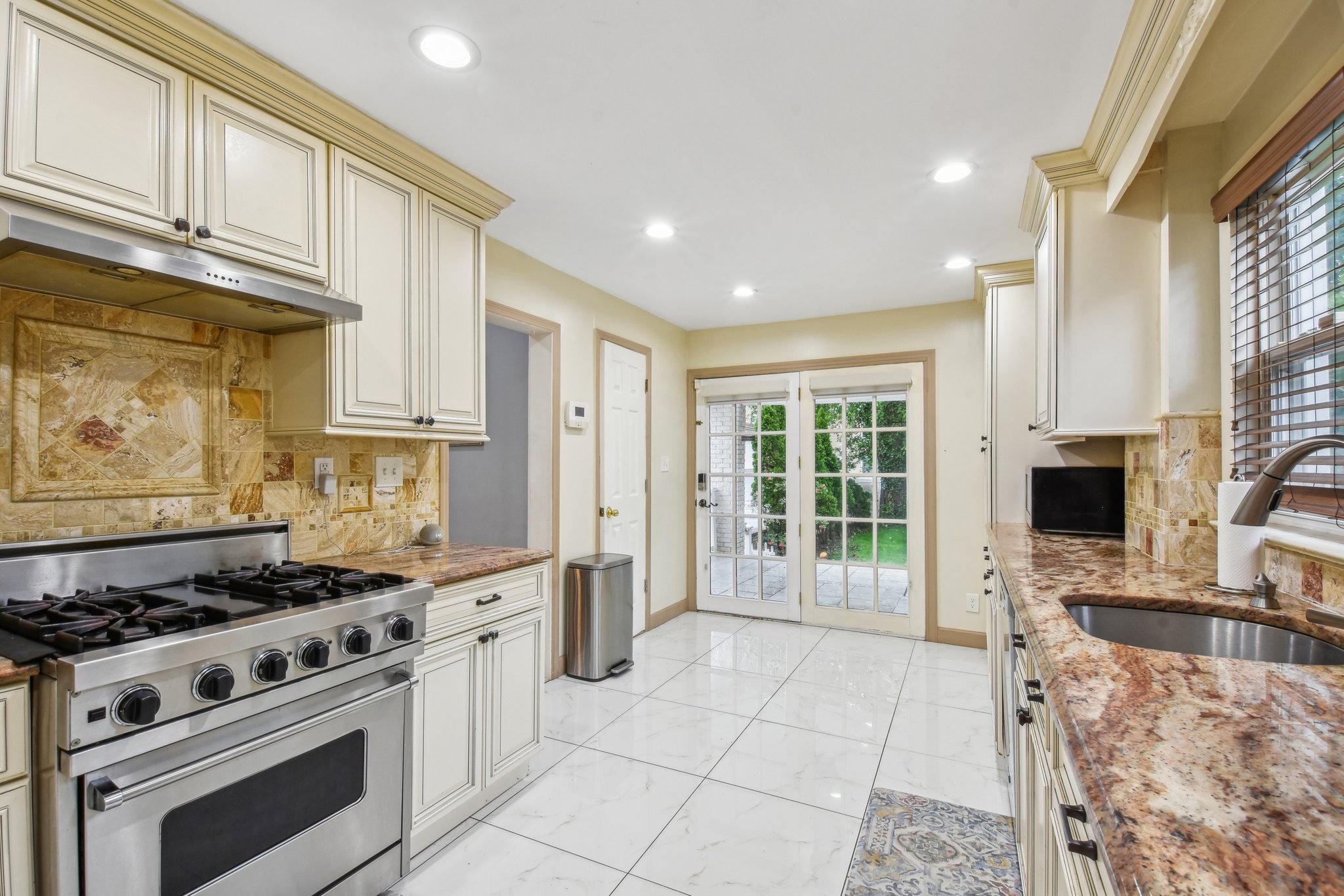 Bloomfield Twp., New Jersey, 07003, United States, 4 Bedrooms Bedrooms, ,3 BathroomsBathrooms,Residential,For Sale,1983850