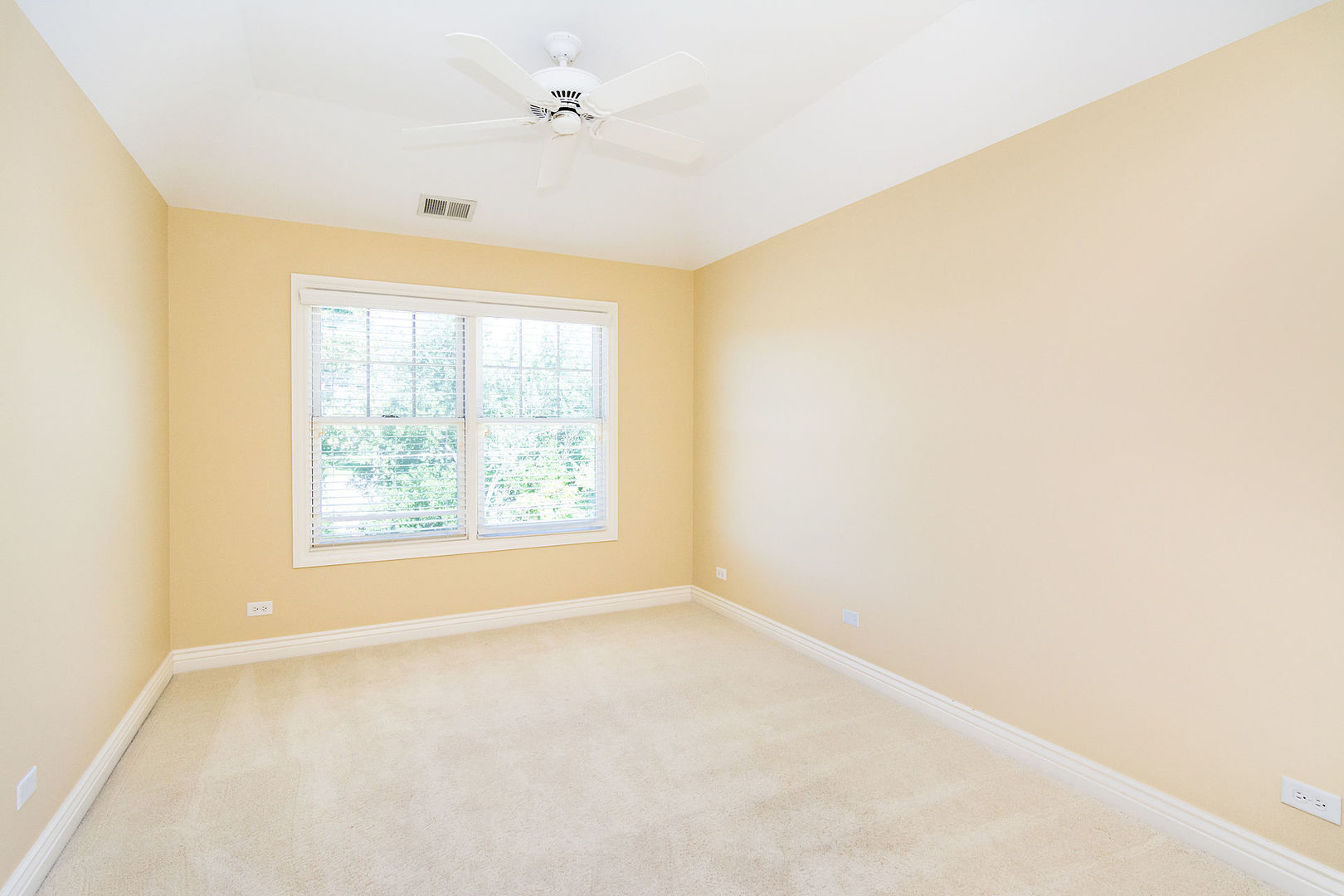 Downers Grove, Illinois, 60515, United States, 4 Bedrooms Bedrooms, ,4 BathroomsBathrooms,Residential,For Sale,1954600