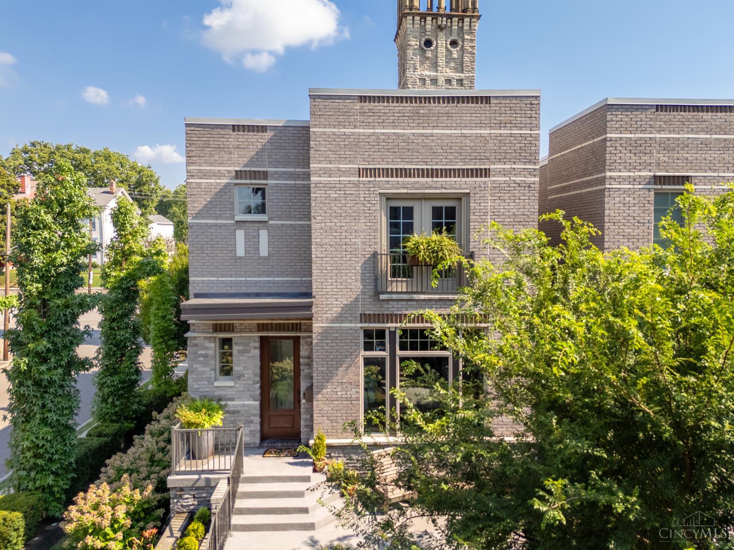 Cincinnati, Ohio, 45206, United States, 2 Bedrooms Bedrooms, ,3 BathroomsBathrooms,Residential,For Sale,1940319