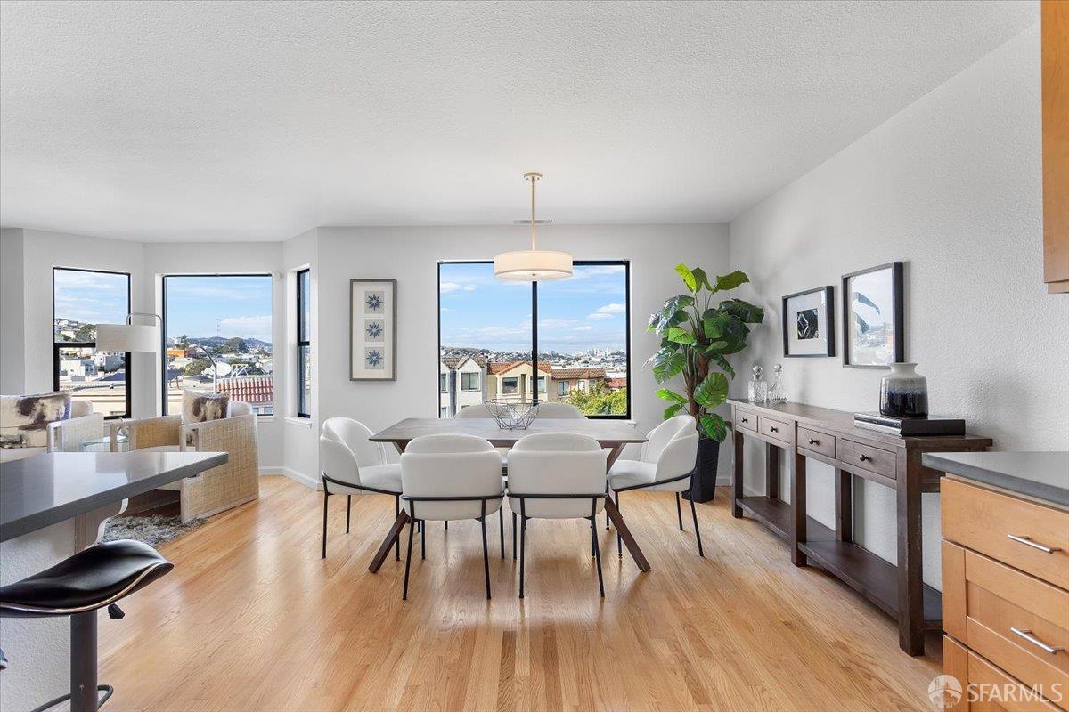 San Francisco, California, 94124, United States, 3 Bedrooms Bedrooms, ,2 BathroomsBathrooms,Residential,For Sale,2001801