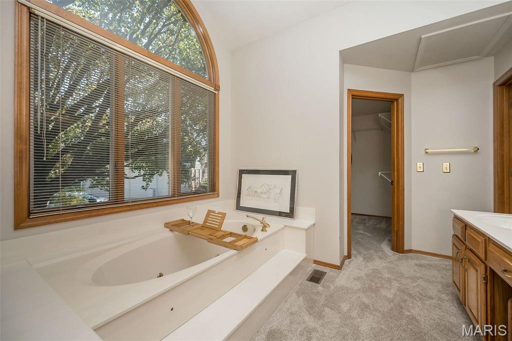 Chesterfield, Missouri, 63005, United States, 4 Bedrooms Bedrooms, ,3 BathroomsBathrooms,Residential,For Sale,1989616