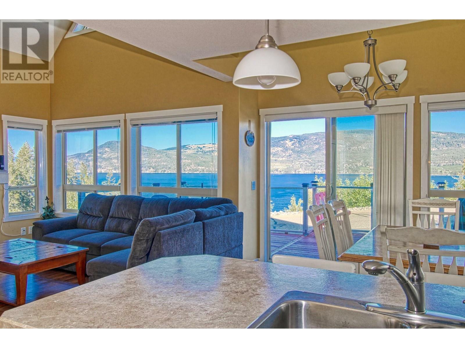 KELOWNA, British Columbia, V1Z 3R8, CA, 3 Bedrooms Bedrooms, ,2 BathroomsBathrooms,Residential,For Sale,1837259
