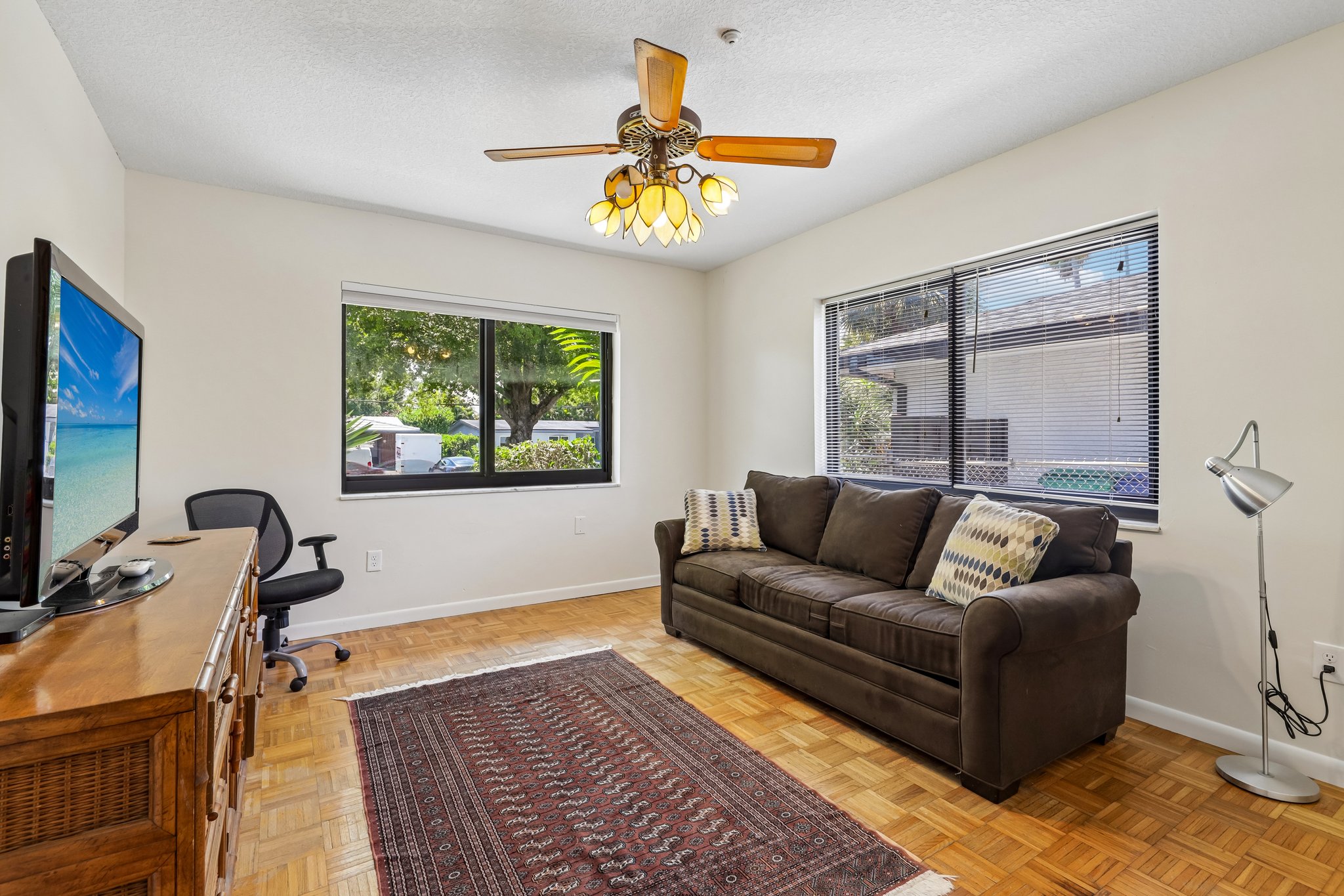  19805 NE 22nd Ave, Miami, FL, 33180 - 物件實景