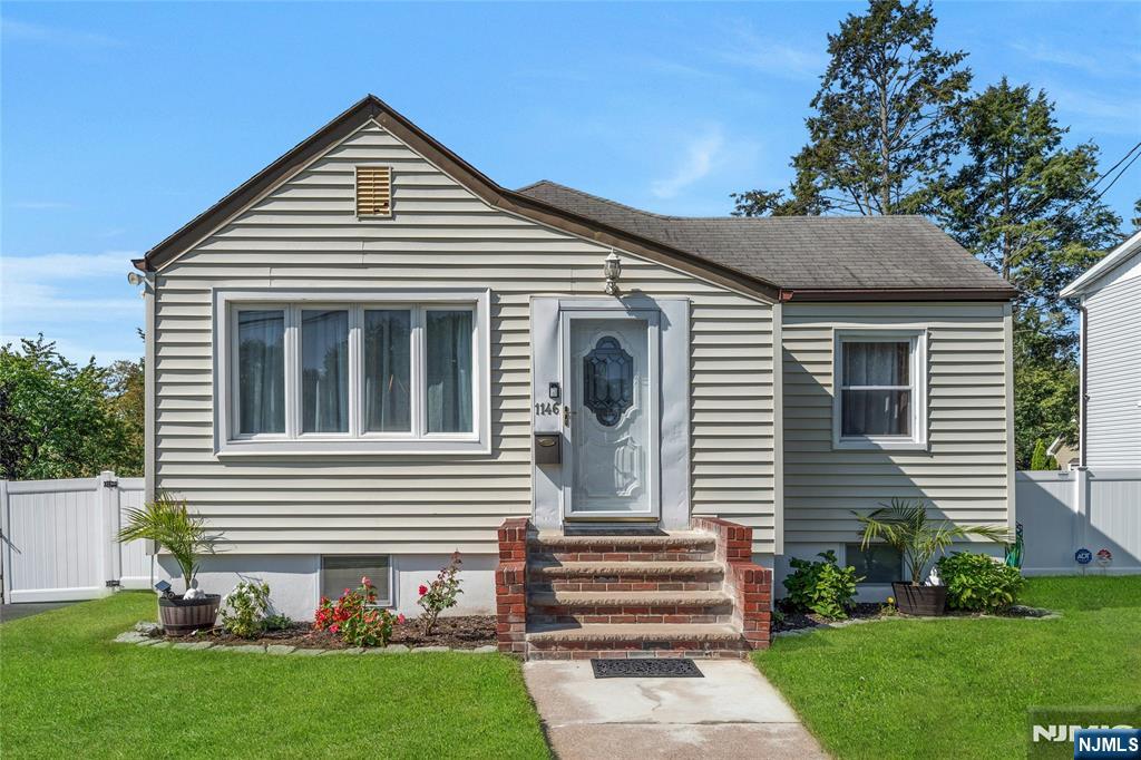 New Milford, New Jersey, 07646, United States, 2 Bedrooms Bedrooms, ,2 BathroomsBathrooms,Residential,For Sale,1948003