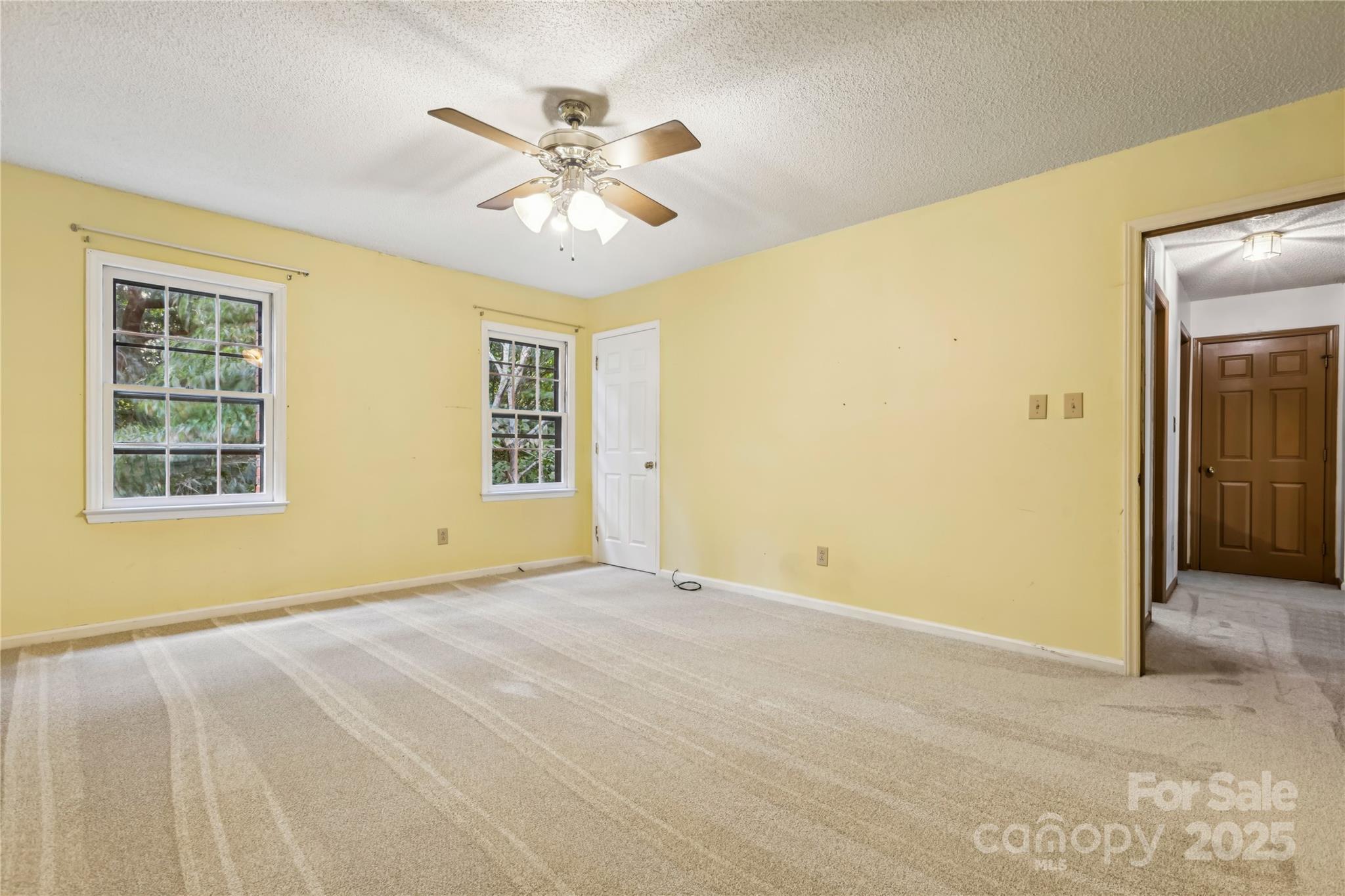 Matthews, North Carolina, 28105, United States, 4 Bedrooms Bedrooms, ,3 BathroomsBathrooms,Residential,For Sale,1938548