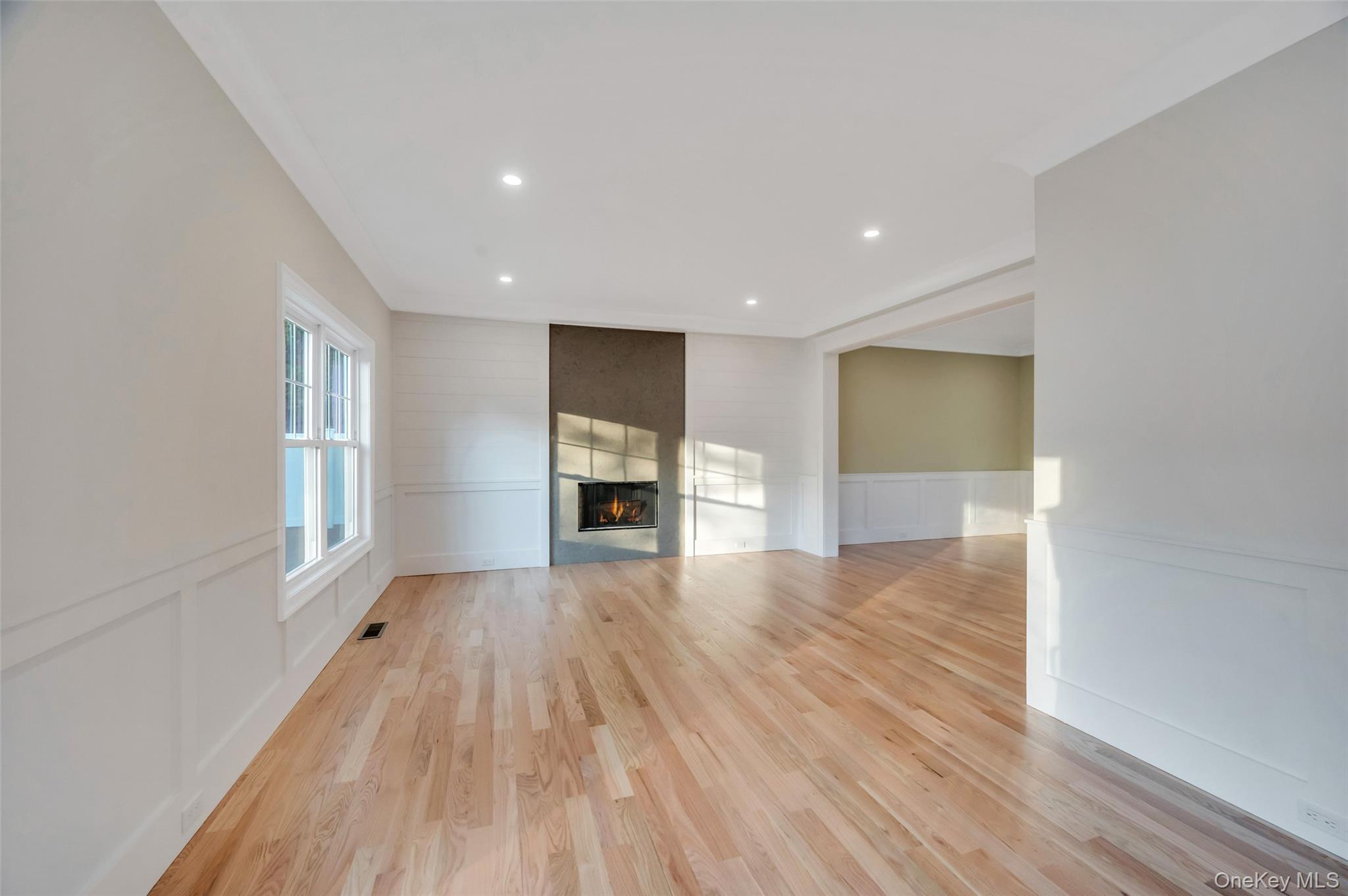 Smithtown, New York, 11787, United States, 4 Bedrooms Bedrooms, ,3 BathroomsBathrooms,Residential,For Sale,1934654