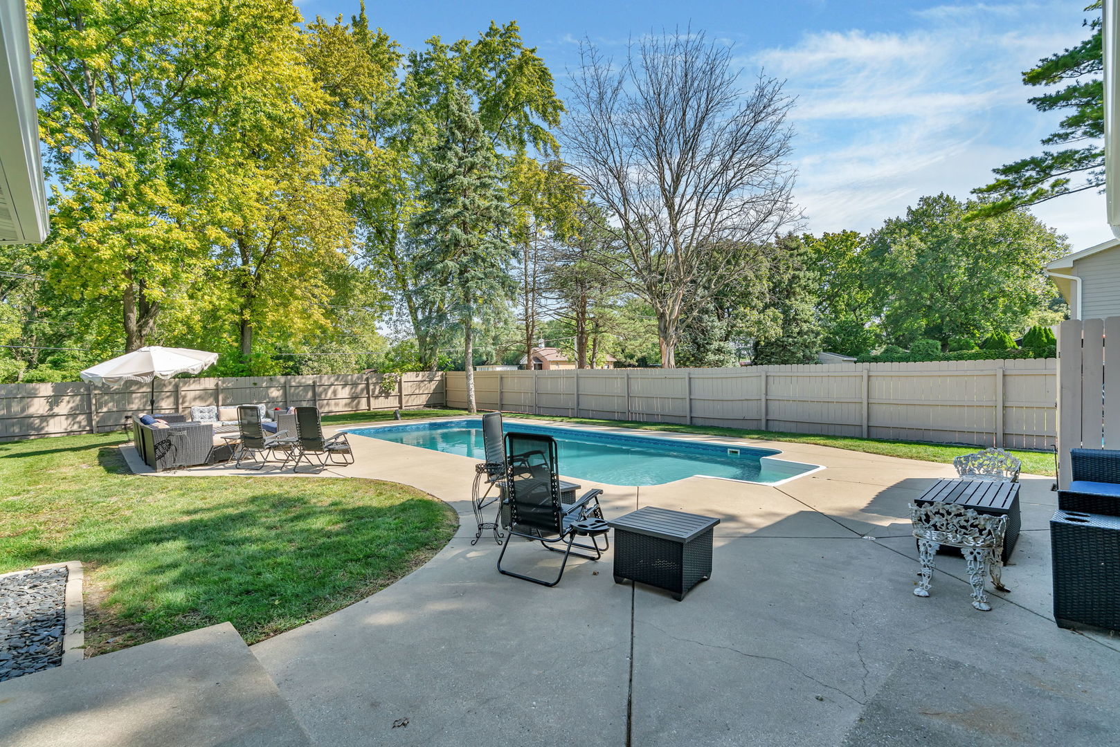 Joliet, Illinois, 60431, United States, 3 Bedrooms Bedrooms, ,3 BathroomsBathrooms,Residential,For Sale,1989625