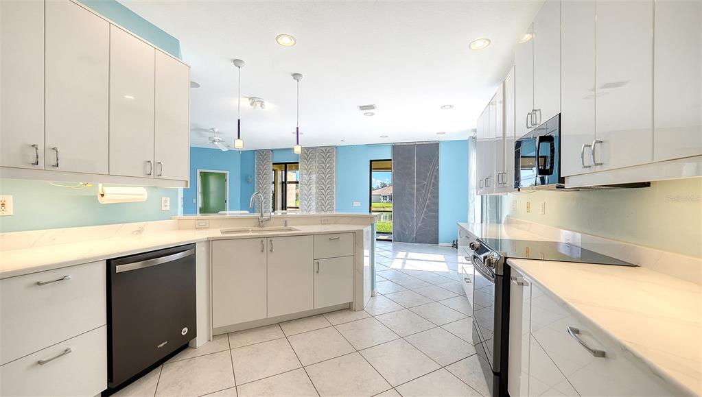 Sarasota, Florida, 34243, United States, 3 Bedrooms Bedrooms, ,2 BathroomsBathrooms,Residential,For Sale,1998856