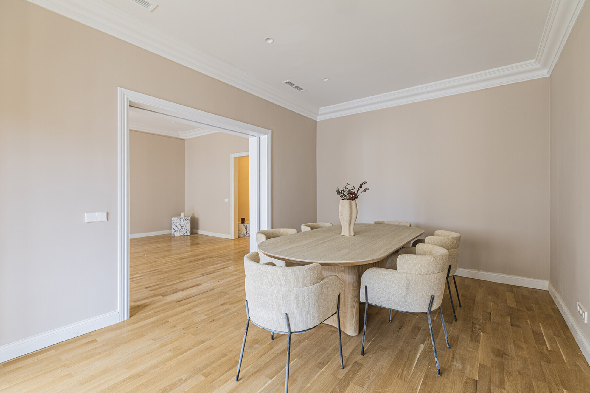  Renovated high-rise apartment in a stately building in Eixample. - 物件實景