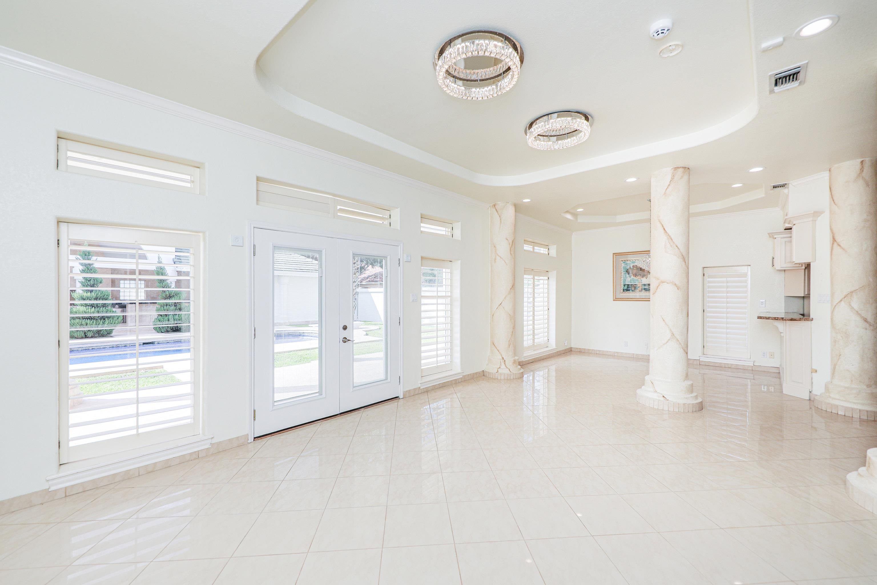 Laredo, Texas, 78041, United States, 4 Bedrooms Bedrooms, ,6 BathroomsBathrooms,Residential,For Sale,1989107