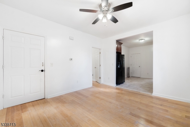 Irvington Twp., New Jersey, 07111, United States, 6 Bedrooms Bedrooms, ,2 BathroomsBathrooms,Residential,For Sale,1896504