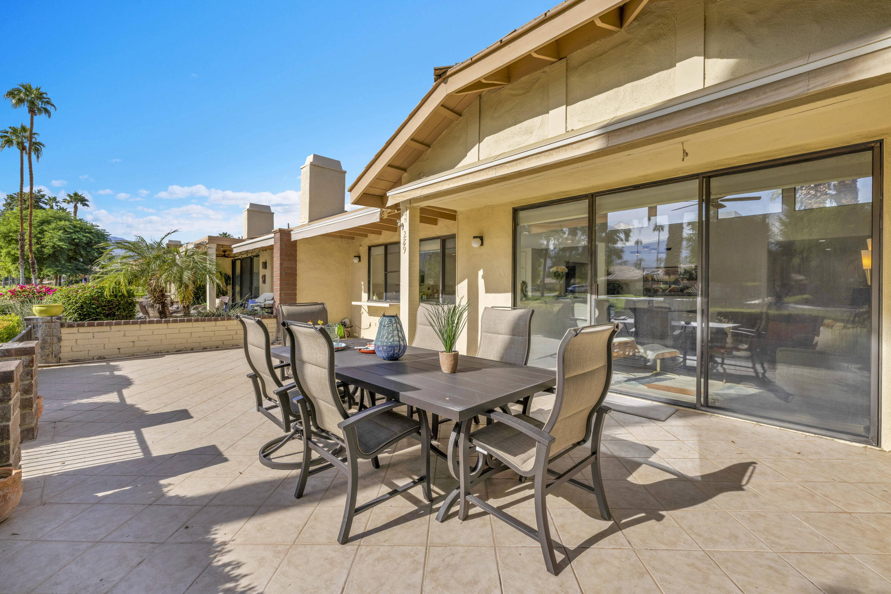 Palm Desert, California, 92260, United States, 2 Bedrooms Bedrooms, ,2 BathroomsBathrooms,Residential,For Sale,1987933