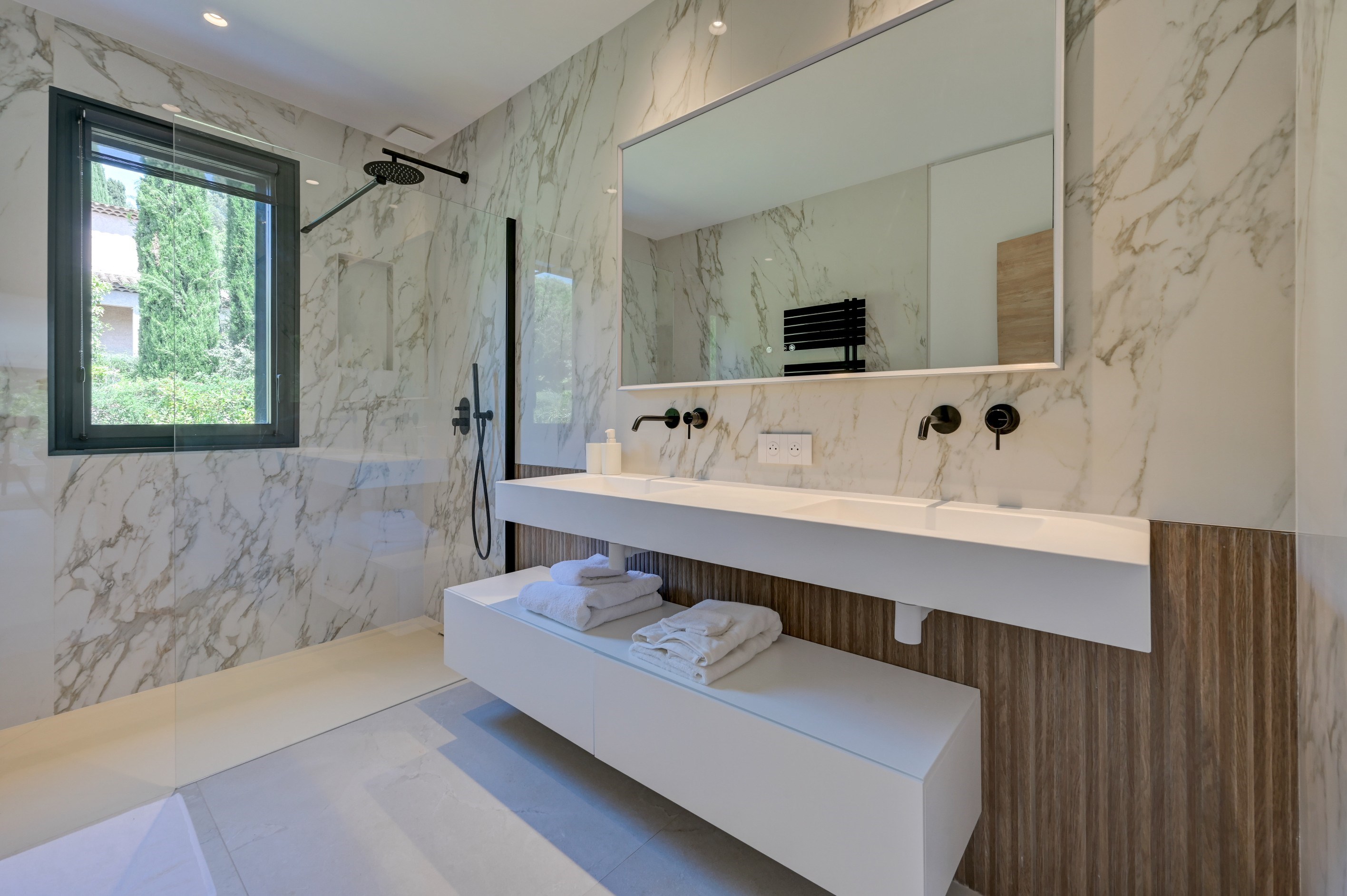  Aix-en-Provence  Contemporary Villa with Pool, Triple Garage and Walking Dista… - 物件實景
