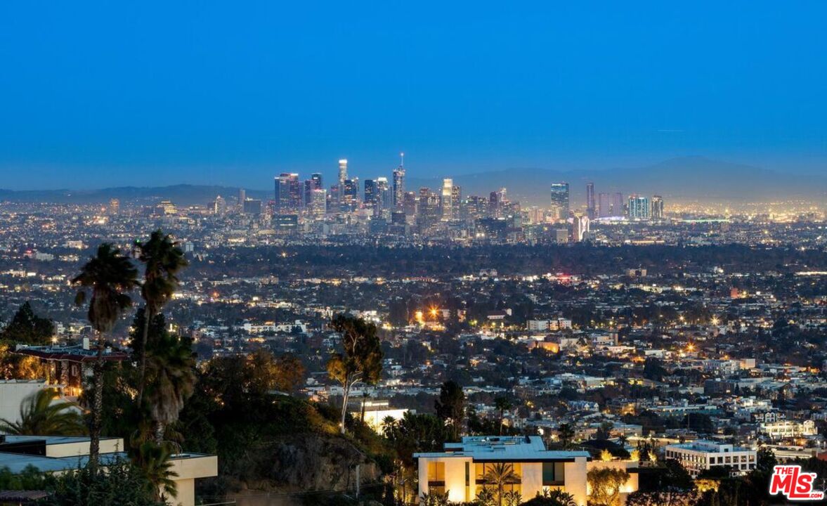 9443 Sierra Mar Pl, Los Angeles, California, 90069, United States, 3 Bedrooms Bedrooms, ,3 BathroomsBathrooms,Residential,For Sale,9443 Sierra Mar Pl,1612941