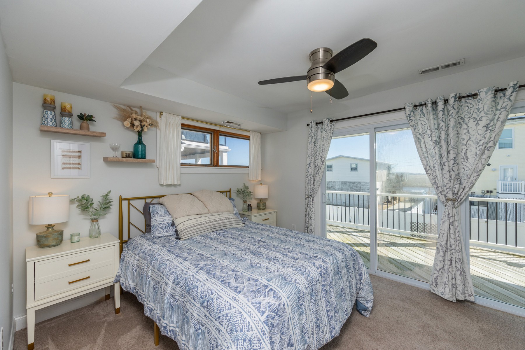  11 Point Drive - 物件實景