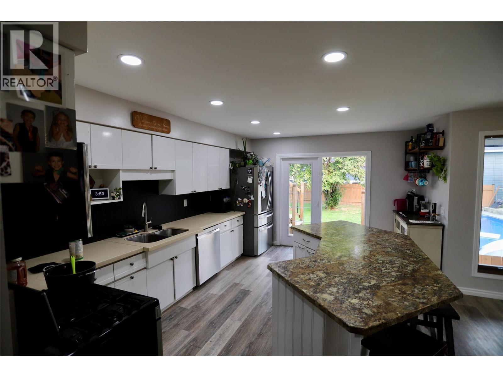KAMLOOPS, British Columbia, V2H 1N1, CA, 4 Bedrooms Bedrooms, ,4 BathroomsBathrooms,Residential,For Sale,1947764