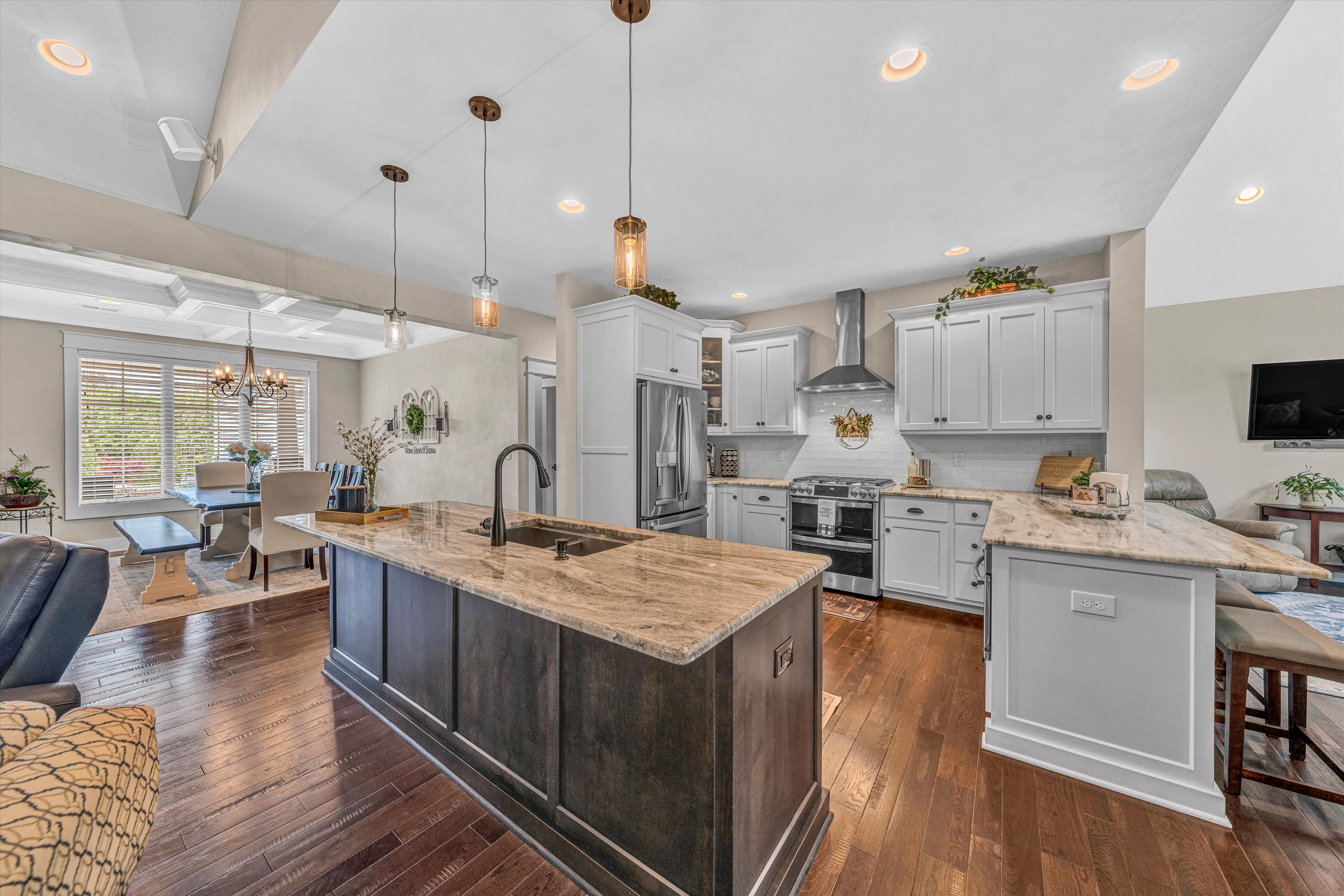 Blue Ridge, Virginia, 24064, United States, 4 Bedrooms Bedrooms, ,3 BathroomsBathrooms,Residential,For Sale,1930042