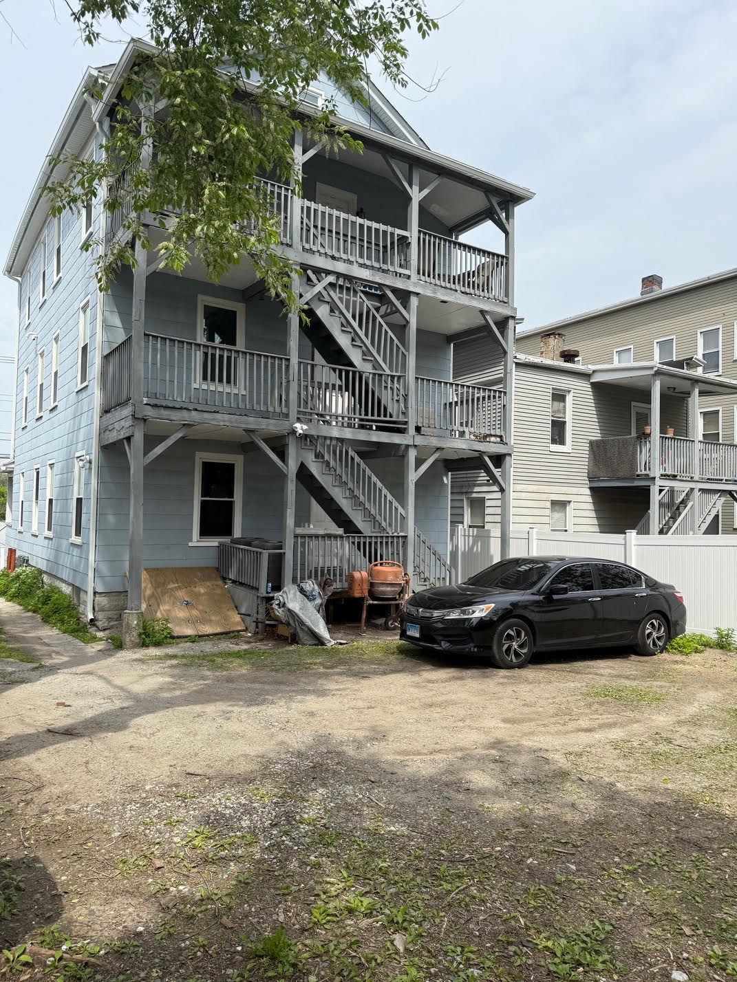 Bridgeport, Connecticut, 06610, United States, 6 Bedrooms Bedrooms, ,3 BathroomsBathrooms,Residential,For Sale,1929111