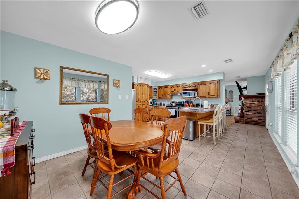 Grand Bay, Alabama, 36541, United States, 5 Bedrooms Bedrooms, ,3 BathroomsBathrooms,Residential,For Sale,2000990