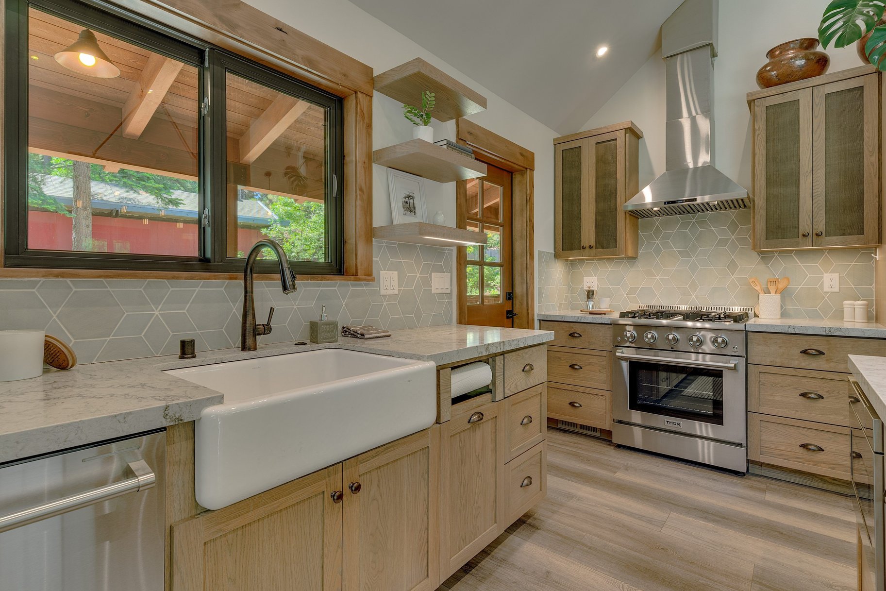  Charming Craftsman Style Chalet - 物件實景