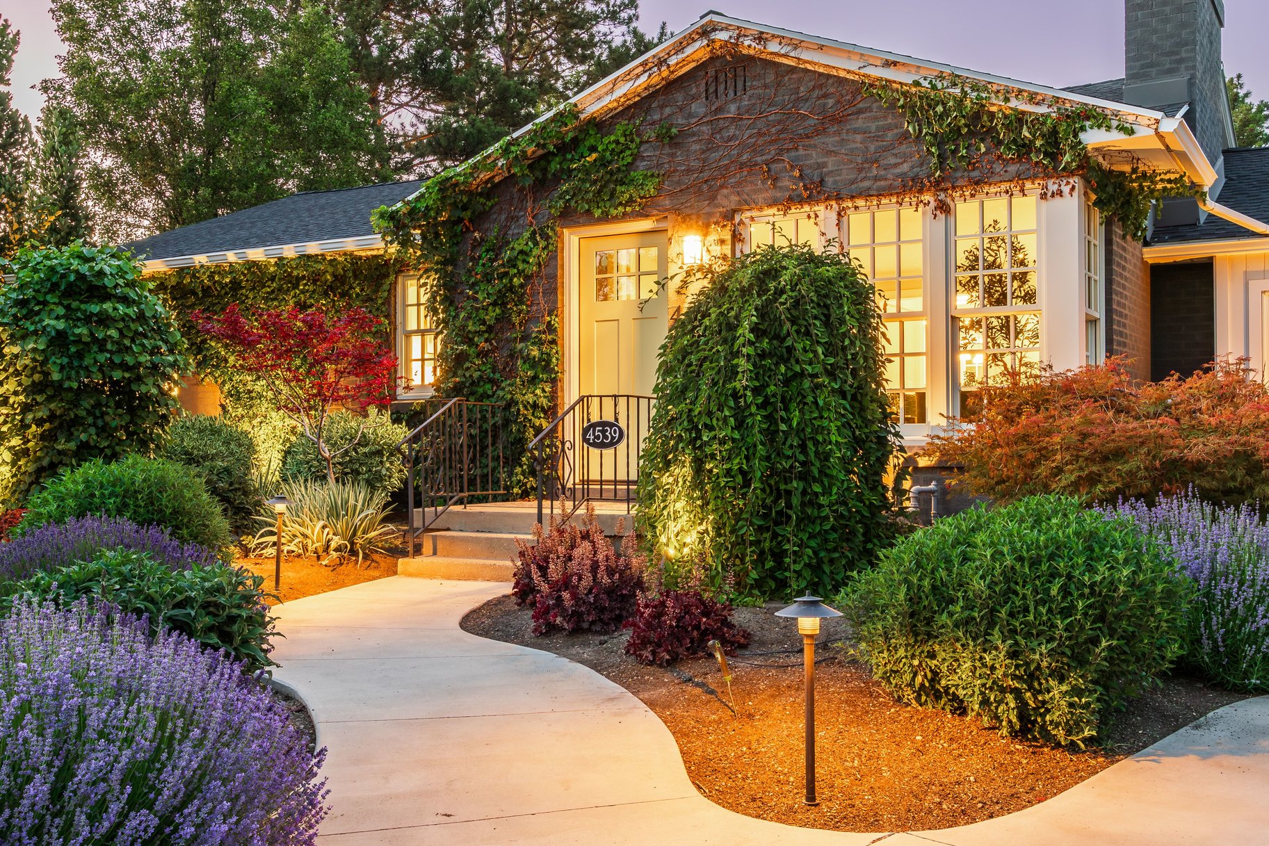  Tastefully Updated Holladay Rambler on .60 acre Manicured Lot - 物件實景