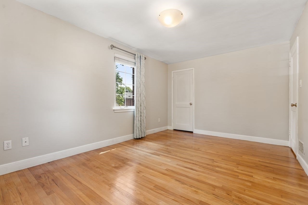 Watertown, Massachusetts, 02472, United States, 2 Bedrooms Bedrooms, ,1 BathroomBathrooms,Residential,For Sale,1947572