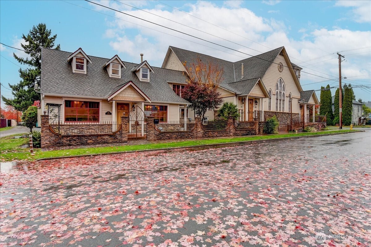 Sumner, Washington, 98390, United States, 4 Bedrooms Bedrooms, ,3 BathroomsBathrooms,Residential,For Sale,1992043