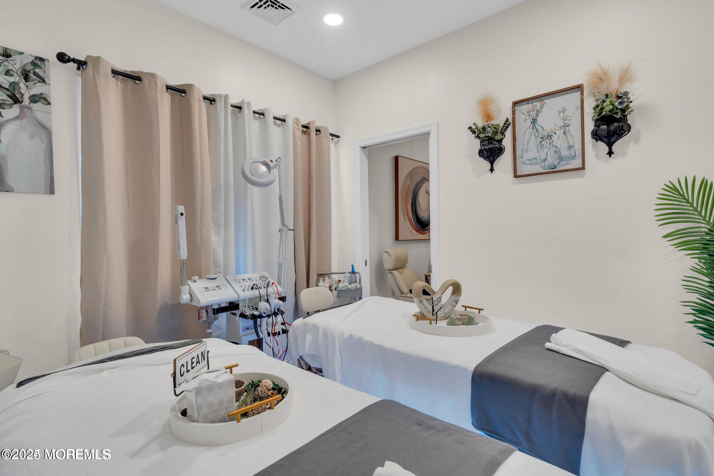 Bayville, New Jersey, 08721, United States, 5 Bedrooms Bedrooms, ,2 BathroomsBathrooms,Residential,For Sale,1974901