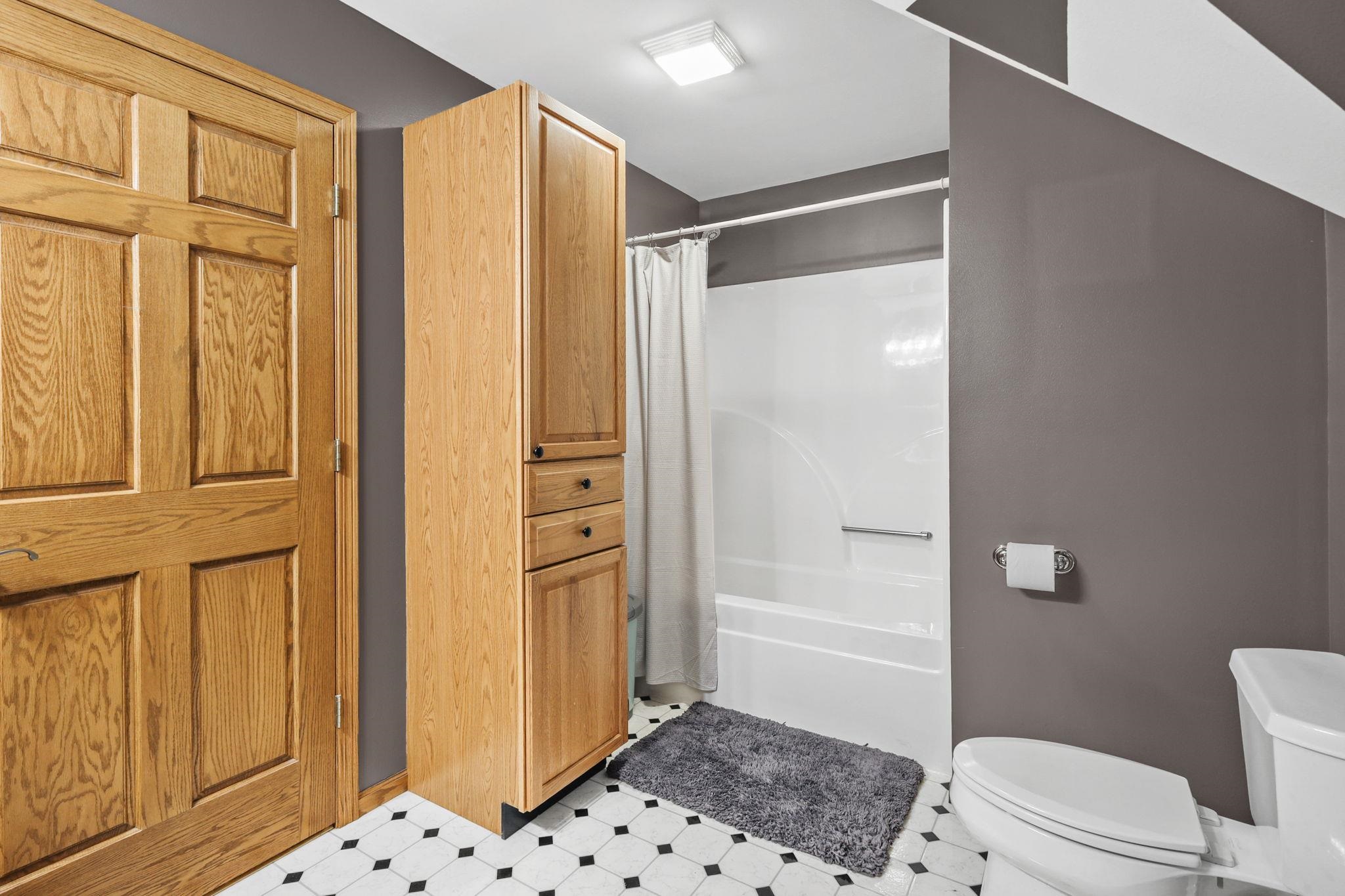 Barneveld, Wisconsin, 53507, United States, 3 Bedrooms Bedrooms, ,4 BathroomsBathrooms,Residential,For Sale,1986114