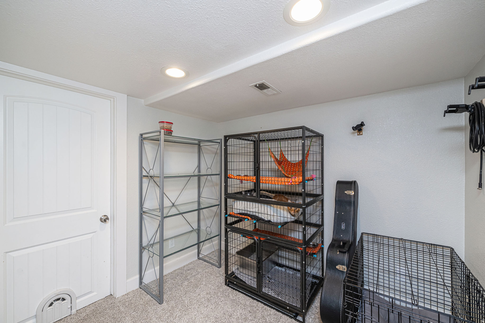 Bountiful, Utah, 84010, United States, 3 Bedrooms Bedrooms, ,2 BathroomsBathrooms,Residential,For Sale,1985173