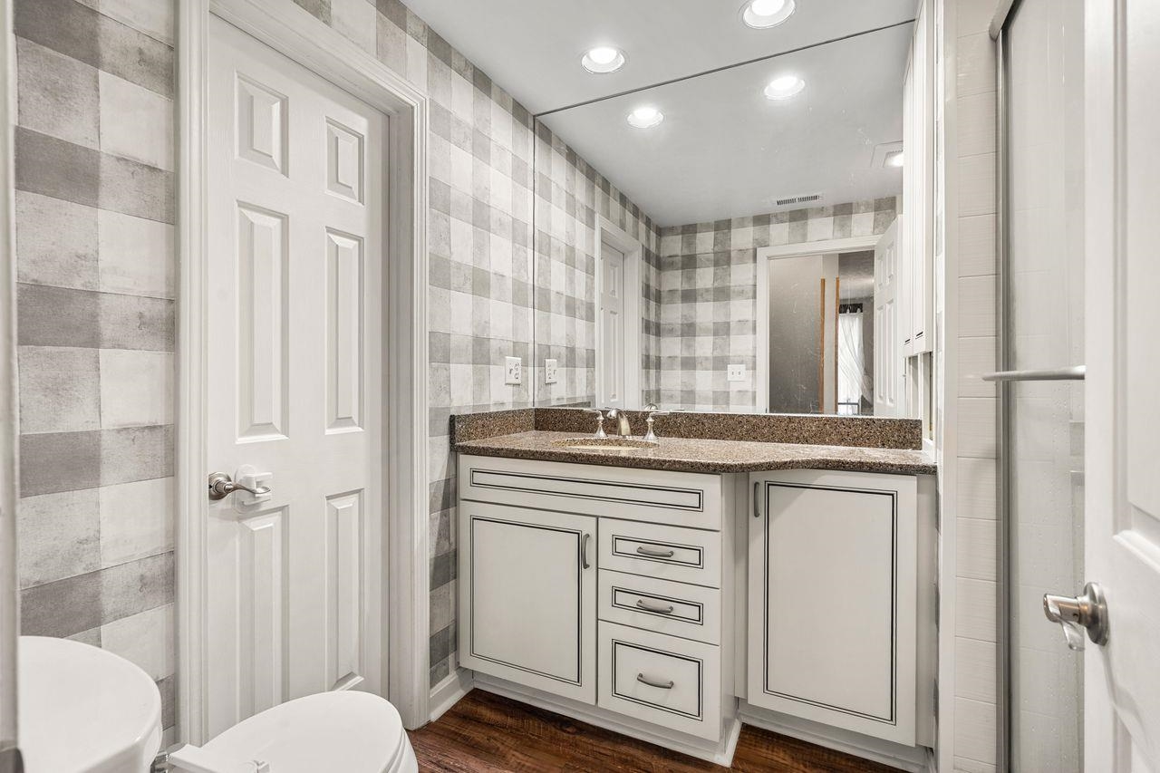 Manchester, New Hampshire, 03109, United States, 3 Bedrooms Bedrooms, ,1 BathroomBathrooms,Residential,For Sale,1906679
