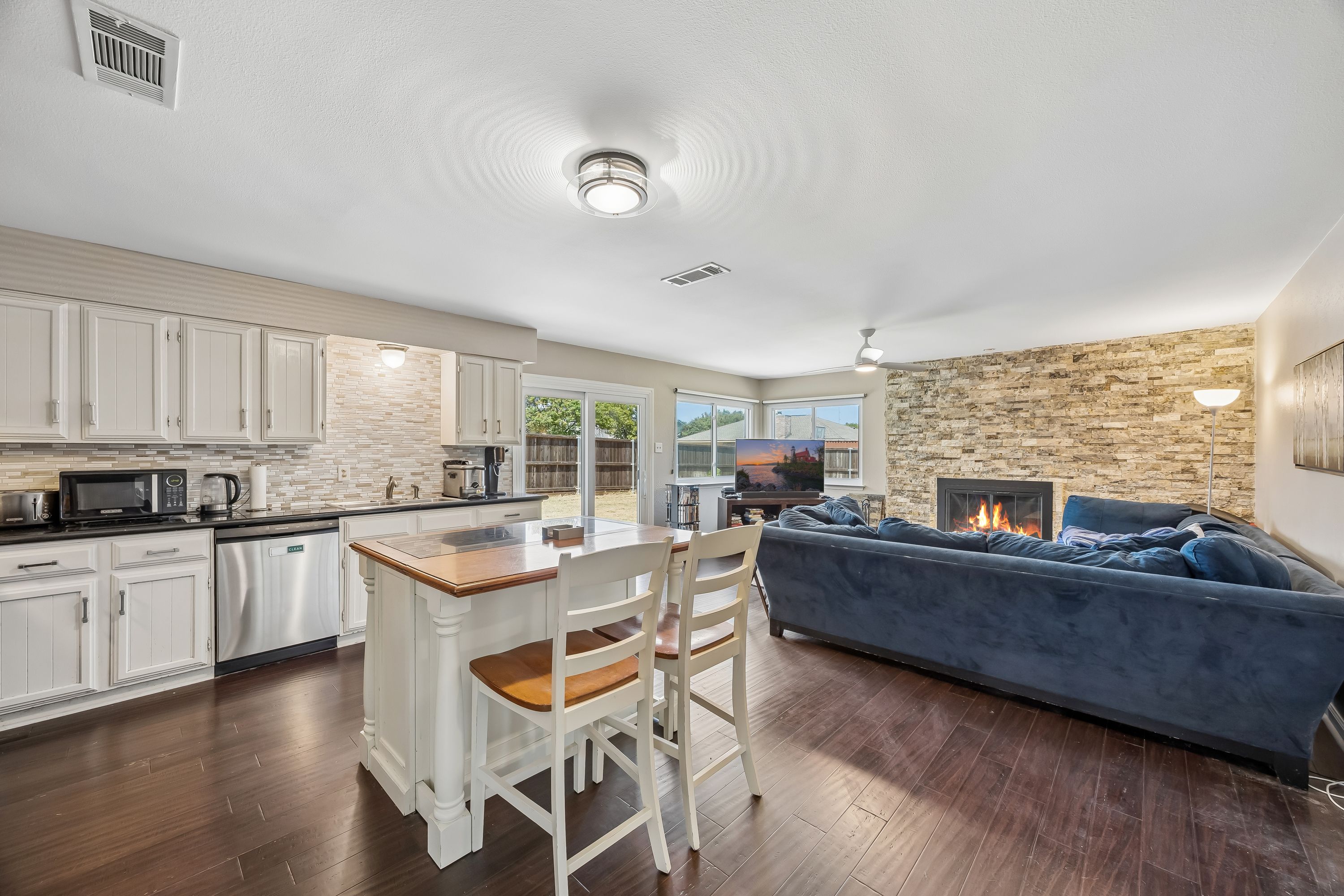  Thoughtfully Renewed Single-Story Living Near Berkner Park - 物件實景