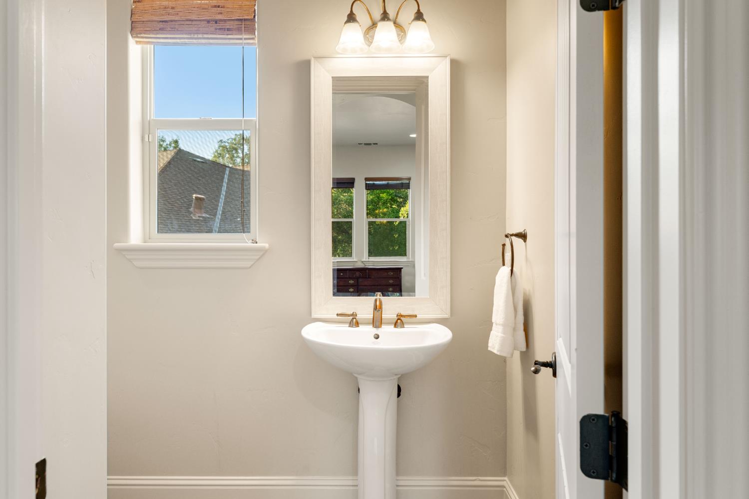 Loomis, California, 95650, United States, 5 Bedrooms Bedrooms, ,6 BathroomsBathrooms,Residential,For Sale,2003238