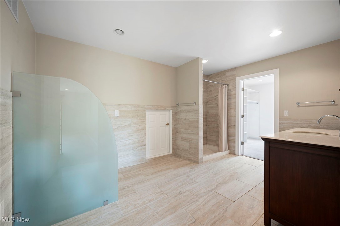 Gates Mills, Ohio, 44040, United States, 4 Bedrooms Bedrooms, ,7 BathroomsBathrooms,Residential,For Sale,1976391