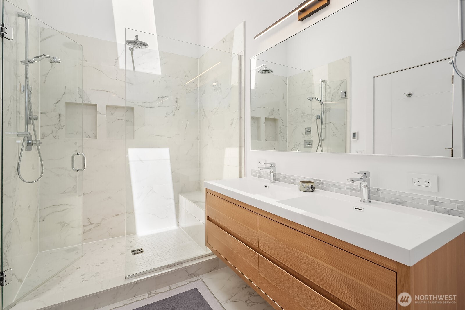 Seattle, Washington, 98125, United States, 4 Bedrooms Bedrooms, ,3 BathroomsBathrooms,Residential,For Sale,1947989